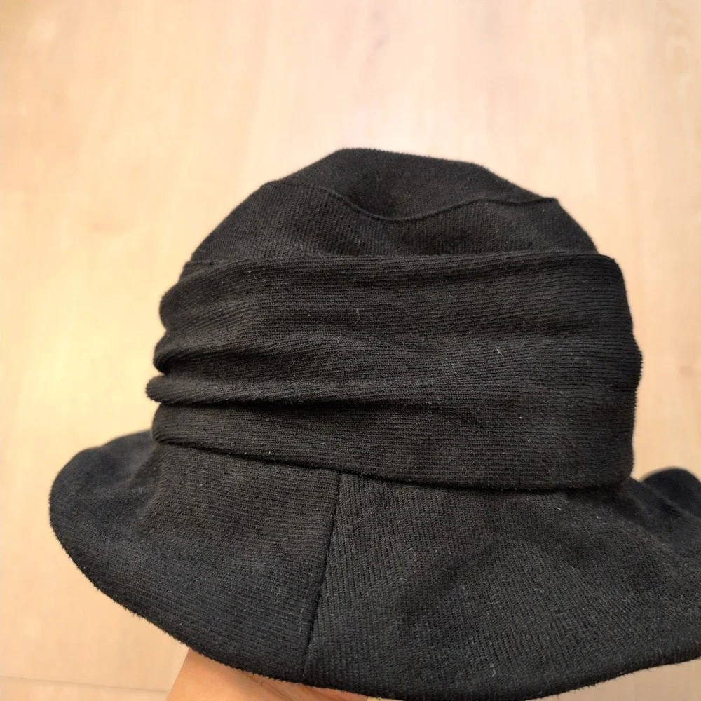Comhats Black Cloche Bucket Hat Ruched Bow Gold Logo Charm Women Large